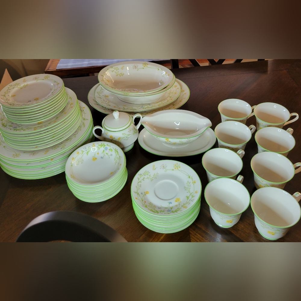 NORITAKE REVERIE 48 piece set - 1974 Pattern 7191 Ivory China set